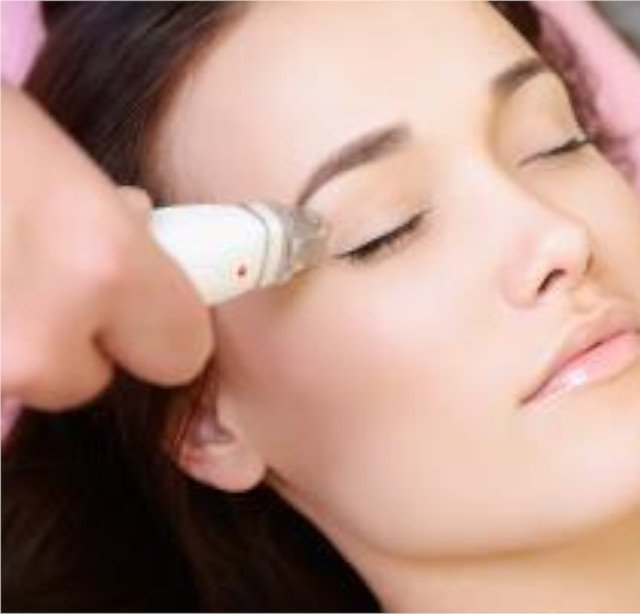 DERMAZ ΘΕΡΑΠΕΙΑ ΜΑΤΙΩΝ ΓΙΑ ΜΑΥΡΟΥΣ ΚΥΚΛΟΥΣ