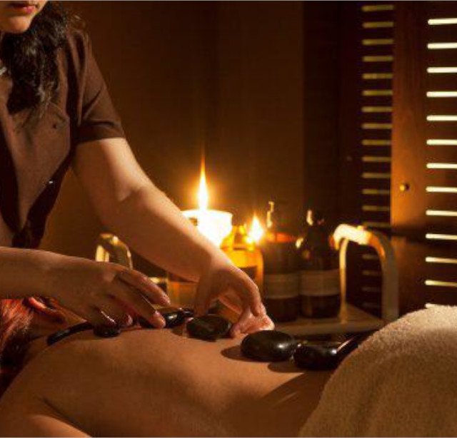 ΜΑΣΑΖ HOT STONE